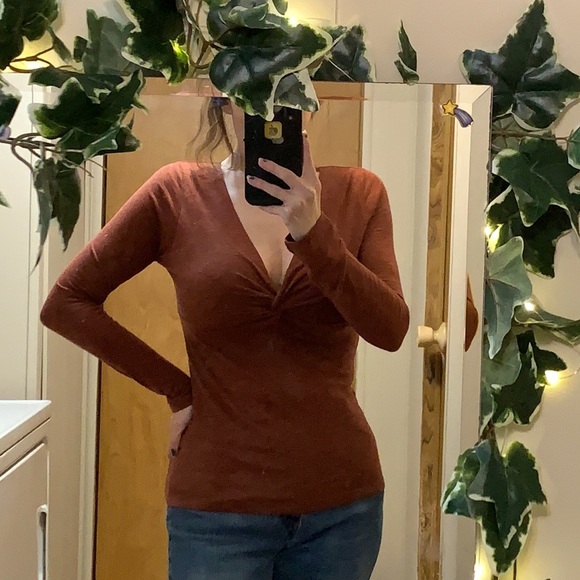 AVENTURA LONG SLEEVE V NECK TOP RUST COLORED SZ XS - Picture 4 of 5